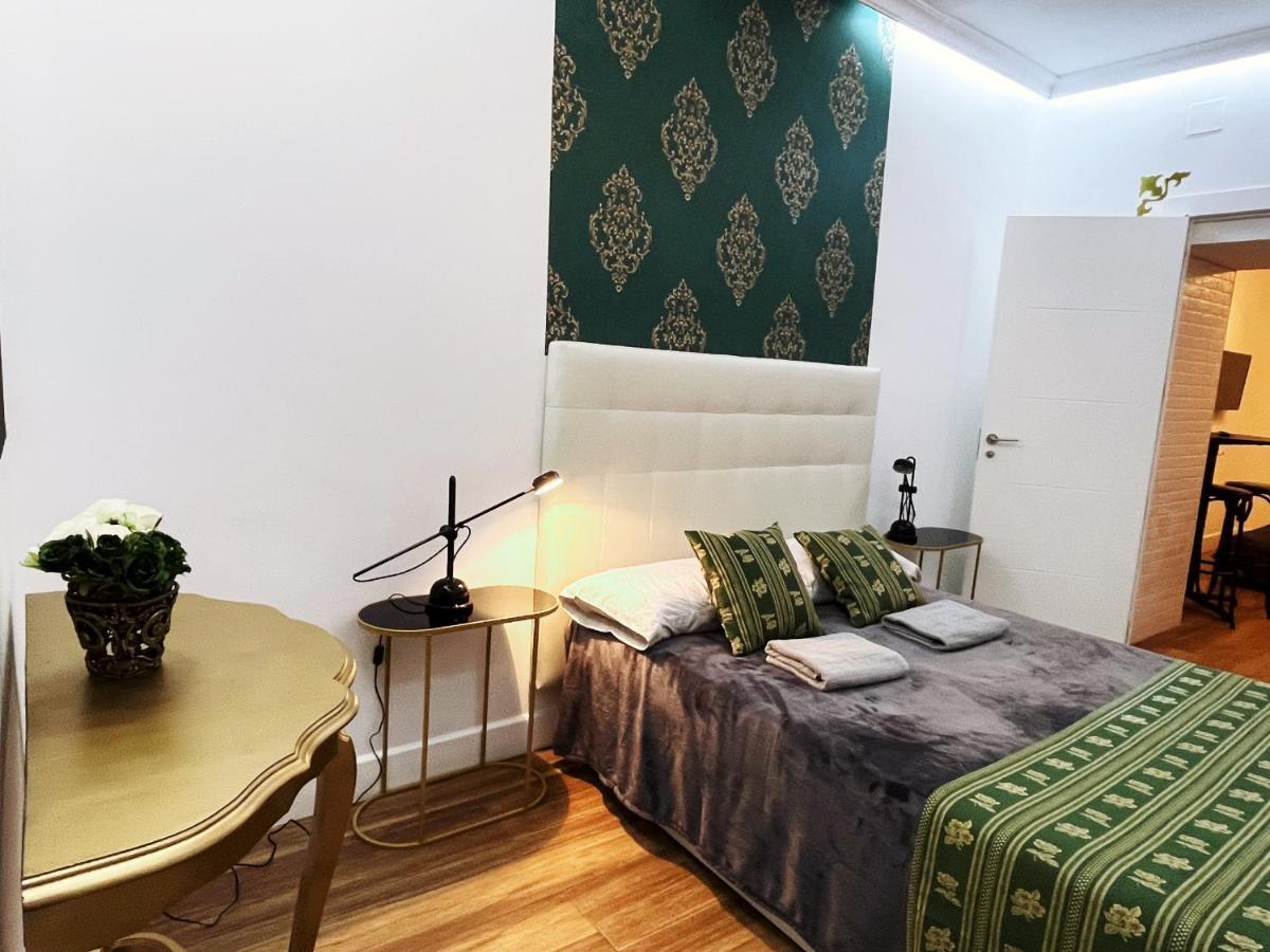 Best Place Juan Plaza Mayor Madrid Exterior photo
